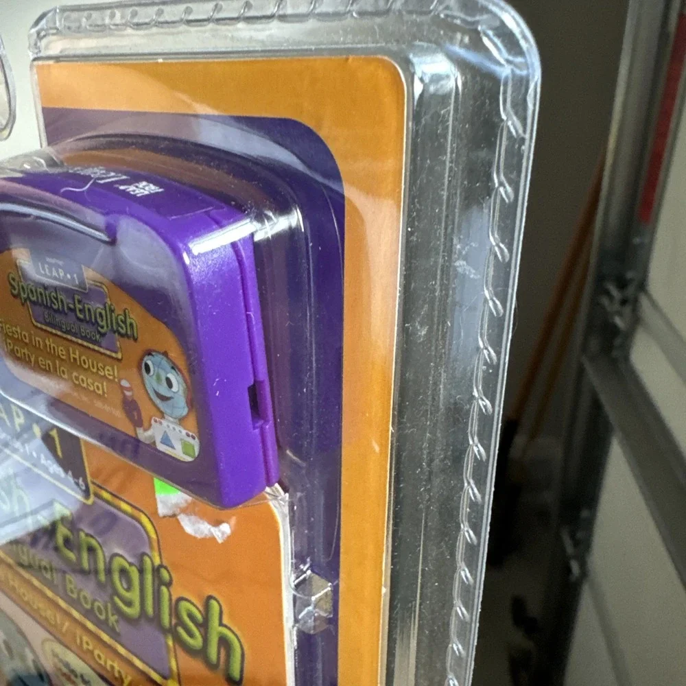 LeapPad Fiesta In The House Spanish English Bilingual Book & Cartridge‎ Game